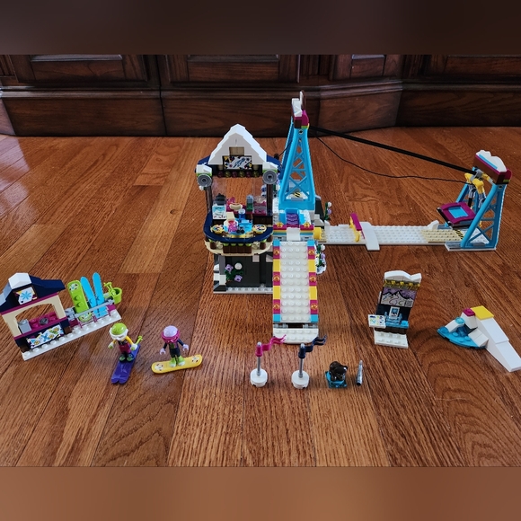 Lego Friends 41324 Snow Resort Ski Lift - Main Image